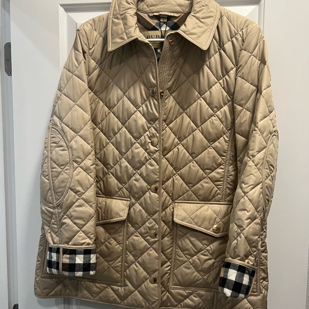 SOLD‼️Brand New Burberry Jacket size Large, with tags.